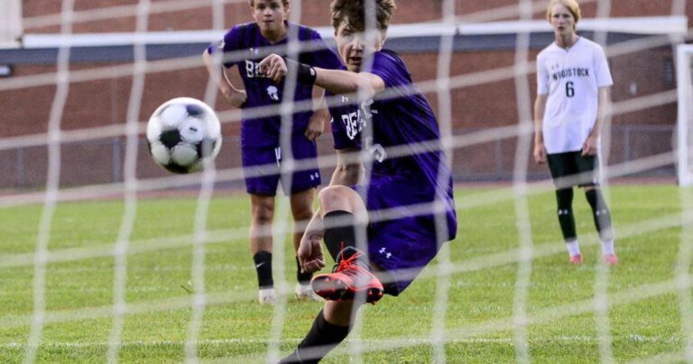 Dawson’s first half hat trick leads Bears to victory over Woodstock