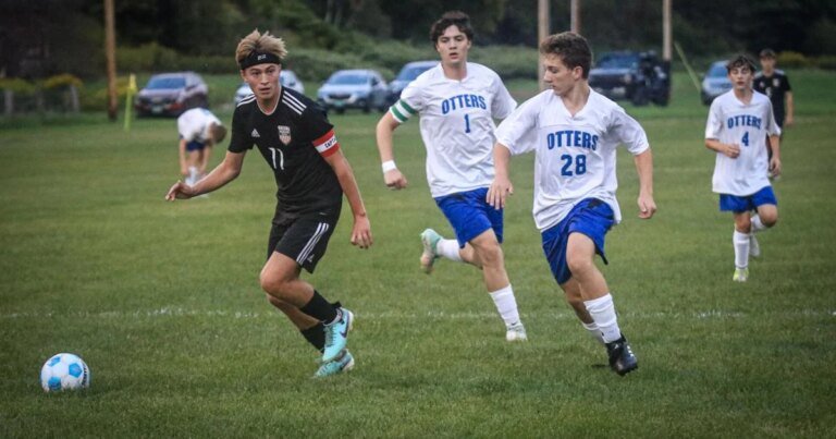 Roundup: Wildcats remain unbeaten with dominant win over Otter Valley