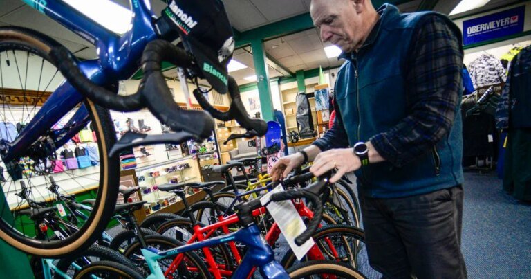 ‘Cranksgiving’ encourages bicycling community to ‘pedal with purpose’